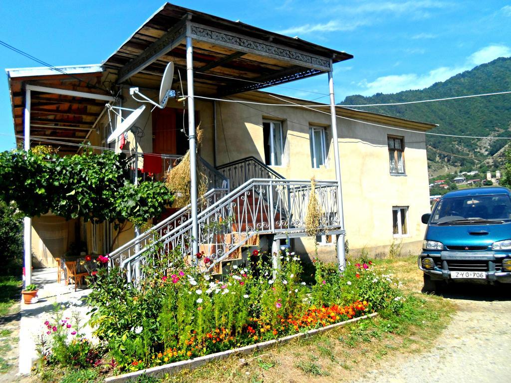 Guesthouse Am Museum Mestia Eksteriør billede